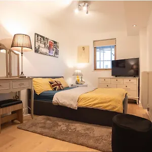 Homestay Cosy Riverview-london Excel Centre-o2 Arena